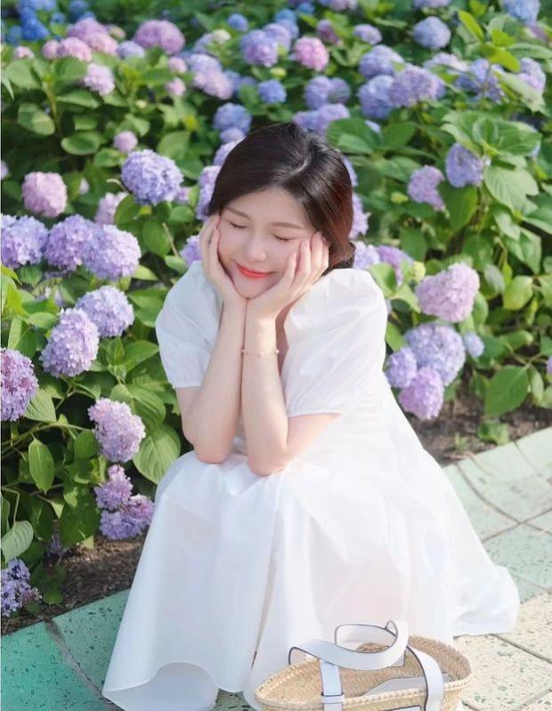 女孩的裙摆，撑起所有温柔与美好